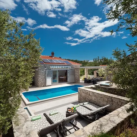 Holiday home Ivona *